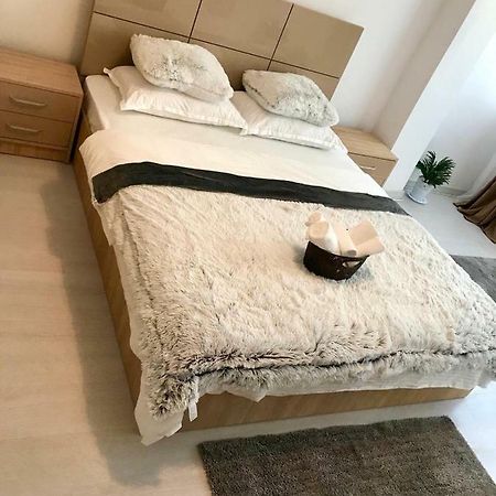 Anastasia Apartament Cu 2 Camere Orsova Ngoại thất bức ảnh